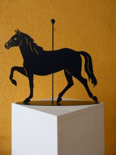 Kunstobjekt Pferd schwarz